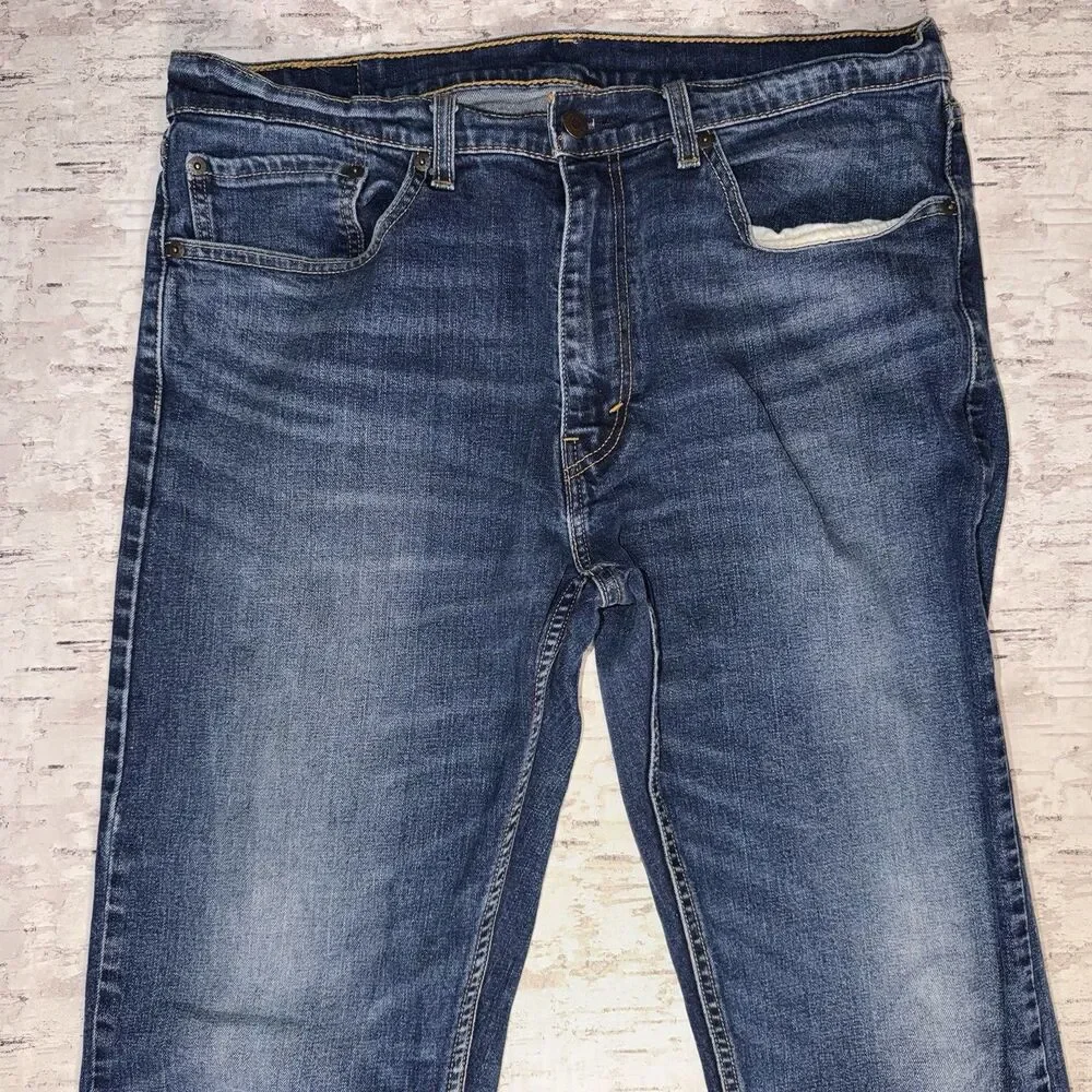 Levis 505 Mens Size 36x34 (msrs 36x32.5) Relaxed Straight Stretch Jeans